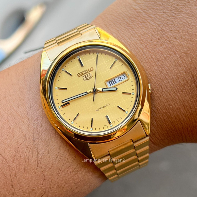 SEIKO SNXL72K Gold Tone