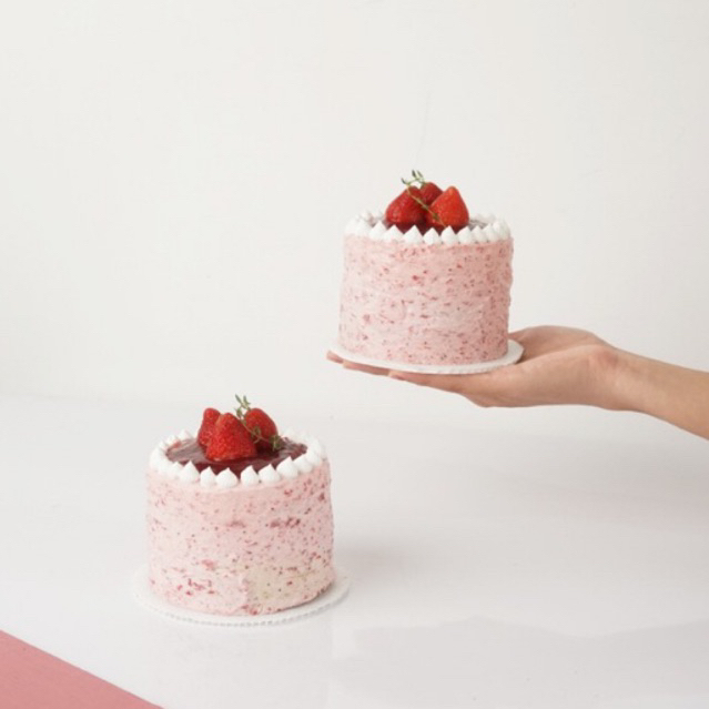 

Strawberry Mini Cake (10cm) - Vegan & Gluten Free