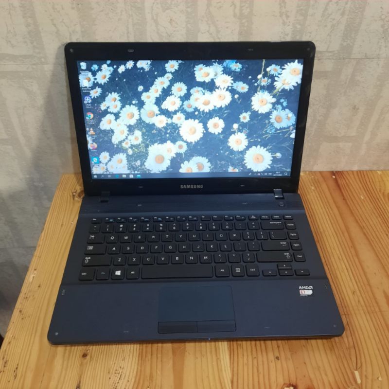 Laptop Samsung 275E4E/275E5E Amd Radeon E1-1500 Vga Amd Radeon HD 7310 Layar 14inch