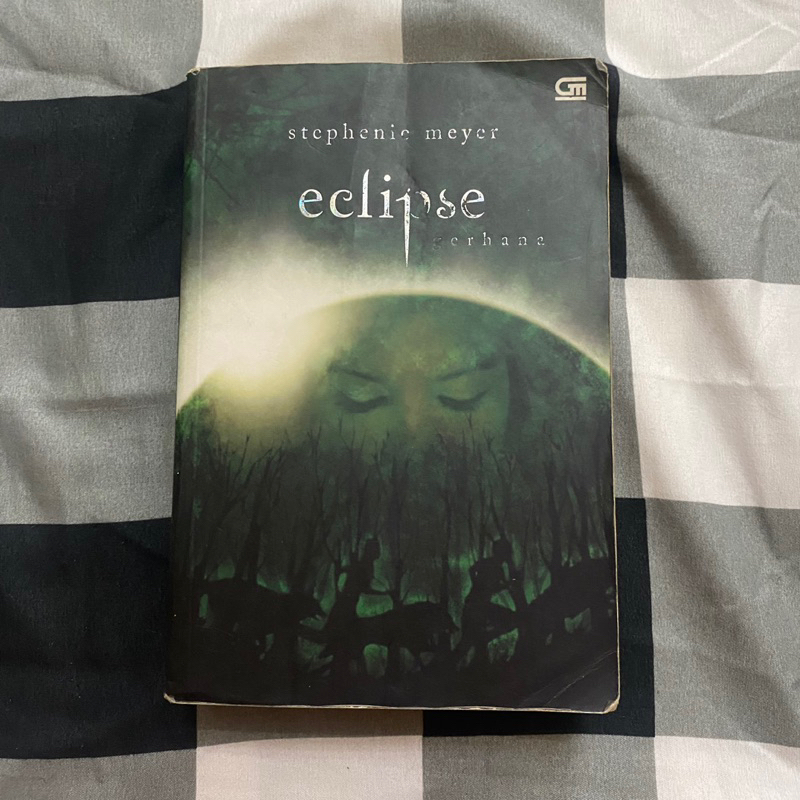 Twilight Novel series - Eclipse - Preloved Novel Terjemahan Second