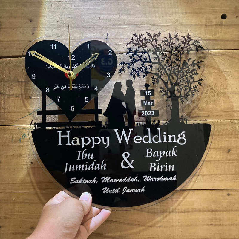 

Kado Pernikahan Custom Untuk Sahabat Bonus Box Kado dan Pita