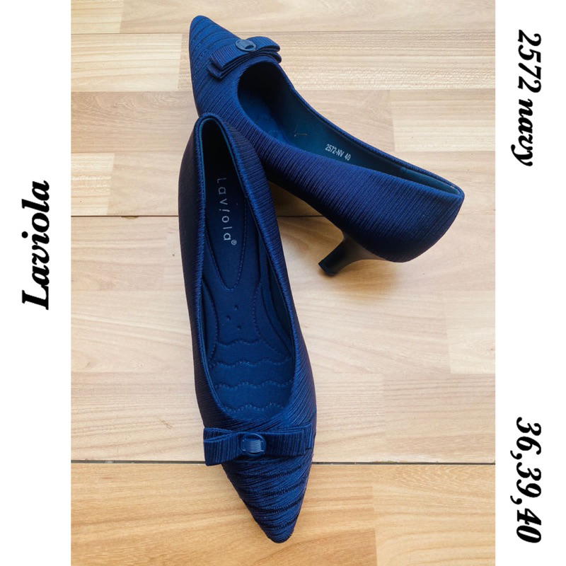 Laviola heels warna Navy geser