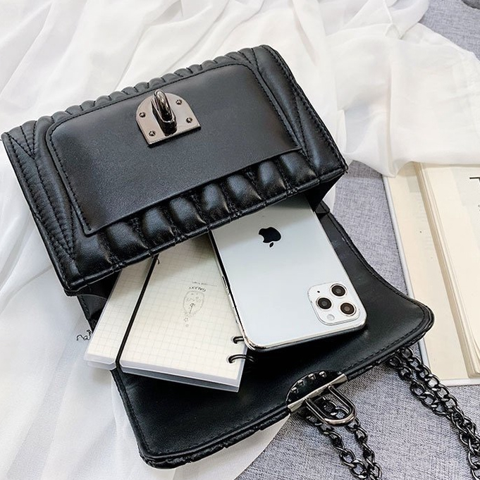 Tas Slempang Wanita Bahan Kulit Tali Rantai Gaya Korea Crossbag Wanita Murah Tas Bahu Shoulder Bag Hand Bag Wanita Cewek Fashion Elegan Simple Model Terbaru Kulit korea tas selempang wanita kekinian Azgalery T216