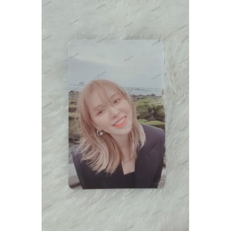 WENDY RED VELVET PHOTOCARD / POSTCARD OFFICIAL LIKE WATER ALBUM