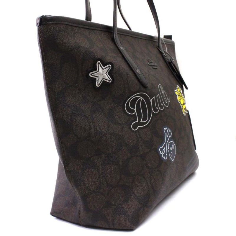 Coach Tote City With Varsity (F29186)