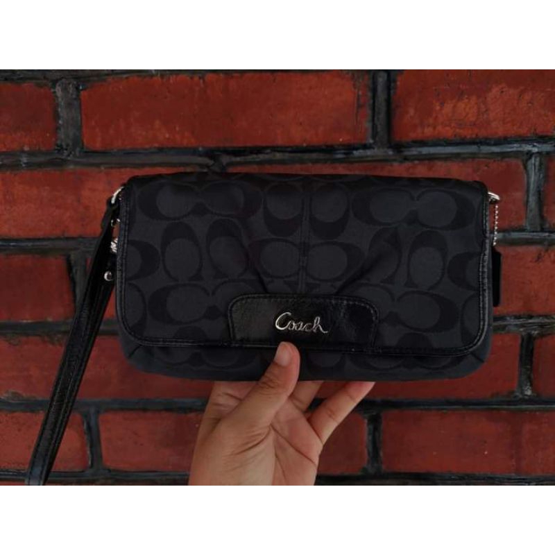 POUCH COACH. DOMPET PANJANG COACH. WRISLET COACH. COACH WRISLET. DOMPET HP. DOMPET KARTU.