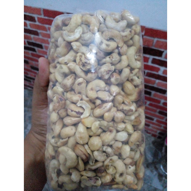 

Kacang mede utuh sk1 Mentah