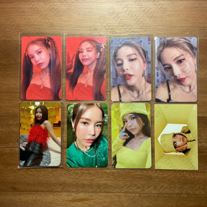 Mamamoo Solar ‘Face’ Honey Benefit Photocard