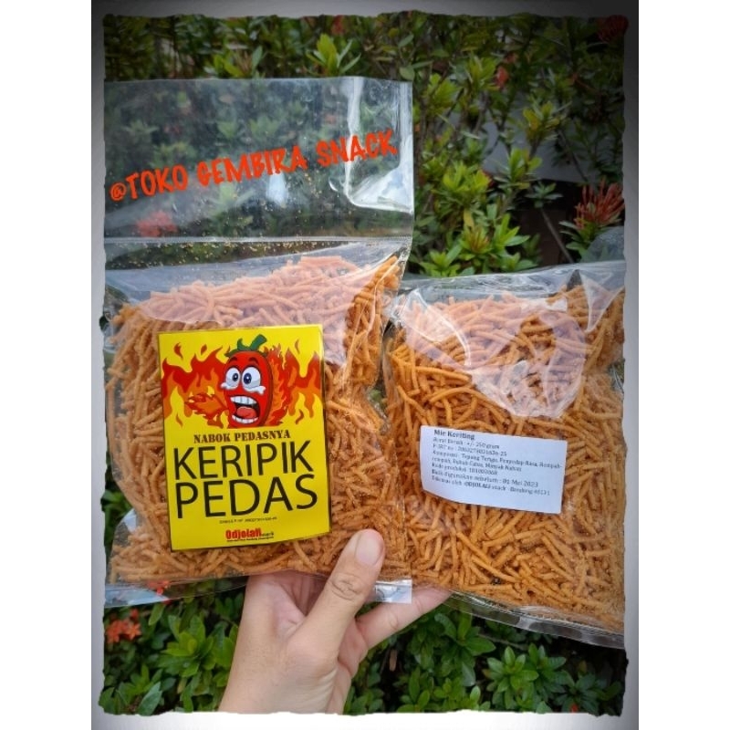 

KERIPIK MIE GORENG KRITING PEDAS