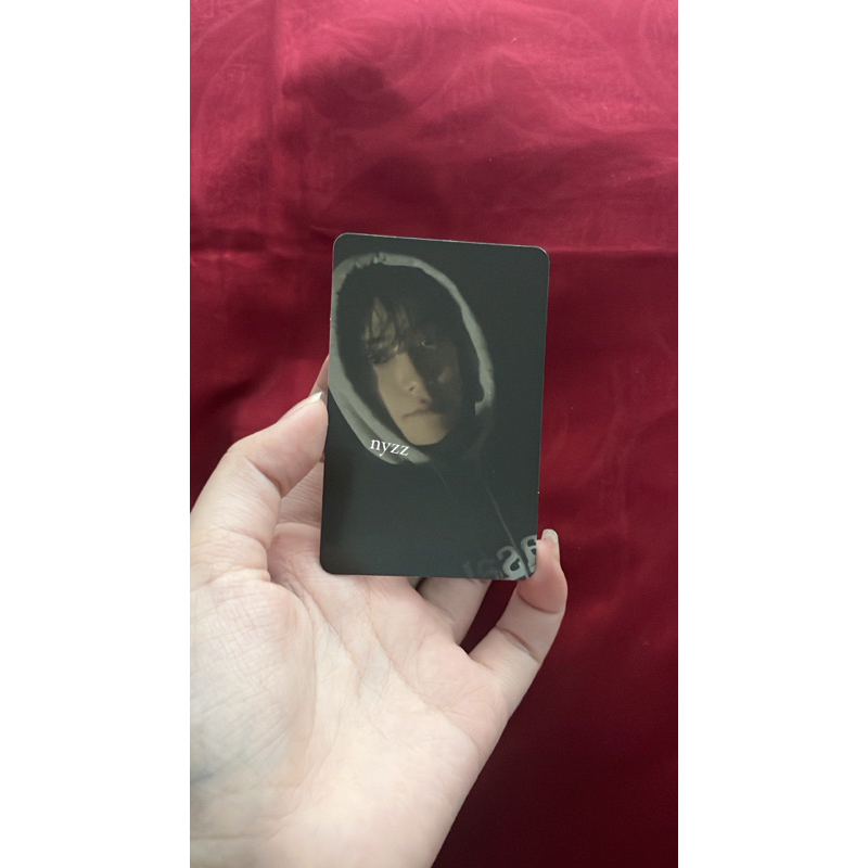 Photocard Jaehyun ar selca / Jaehyun mati lampu