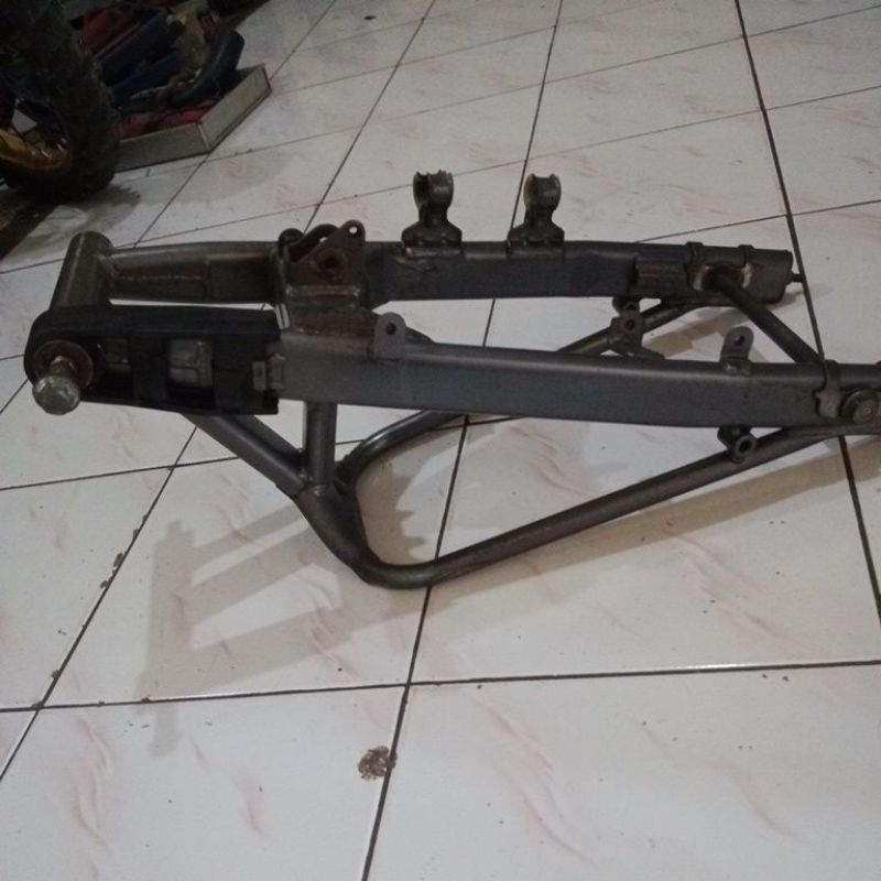 Arem/swing arm kawasaki ninja rr bekas/copotan orginal