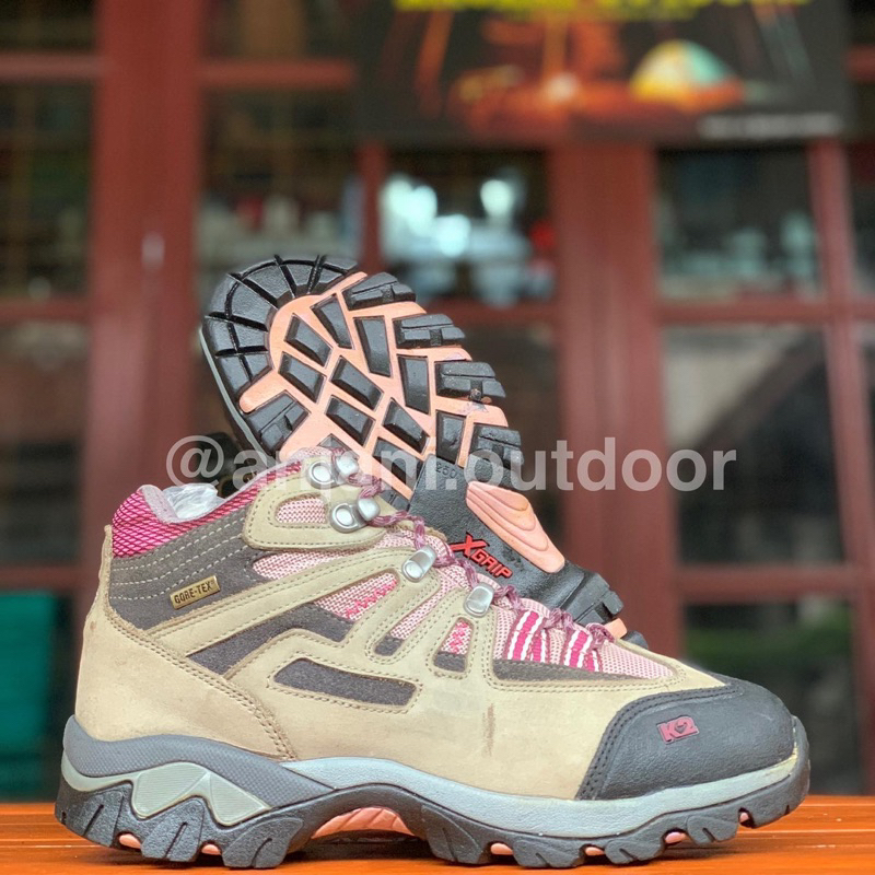 Sepatu Gunung Second K2