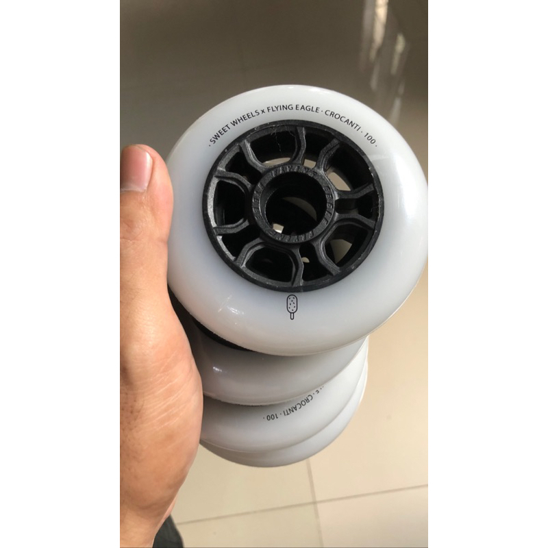 ban sepatu roda flying eagle 100mm 85a