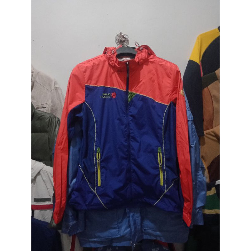 jaket outdoor wild roses