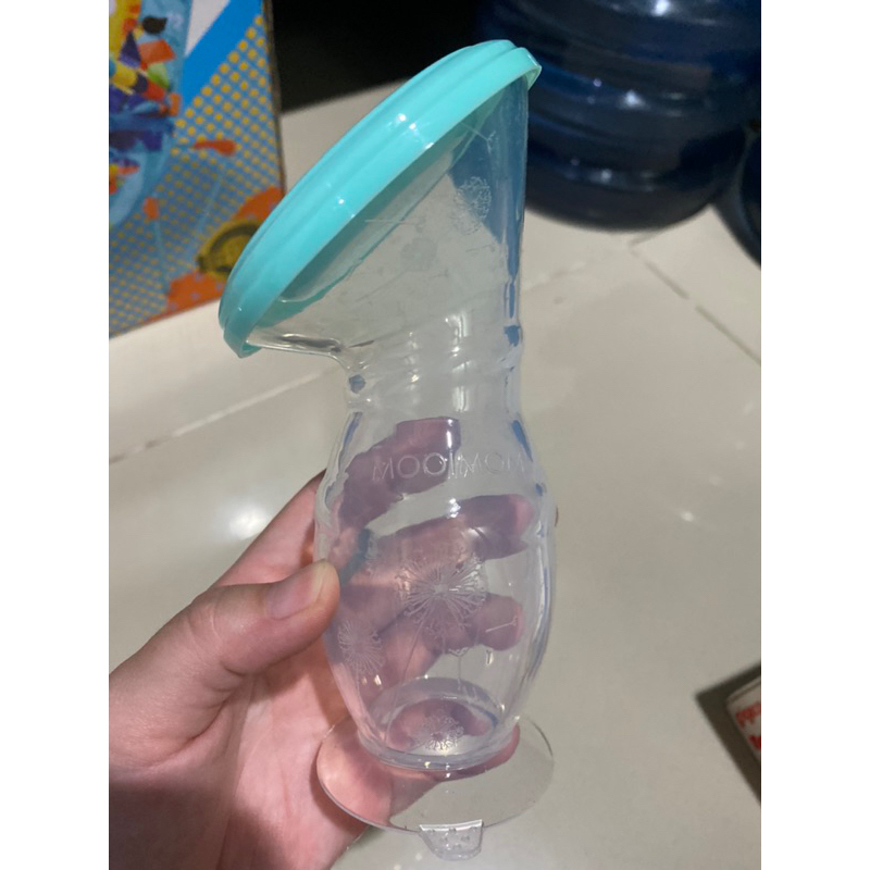 Mooimom Silicone Breast Pump - Penampung ASI Pompa ASI Manual preloved bekas second