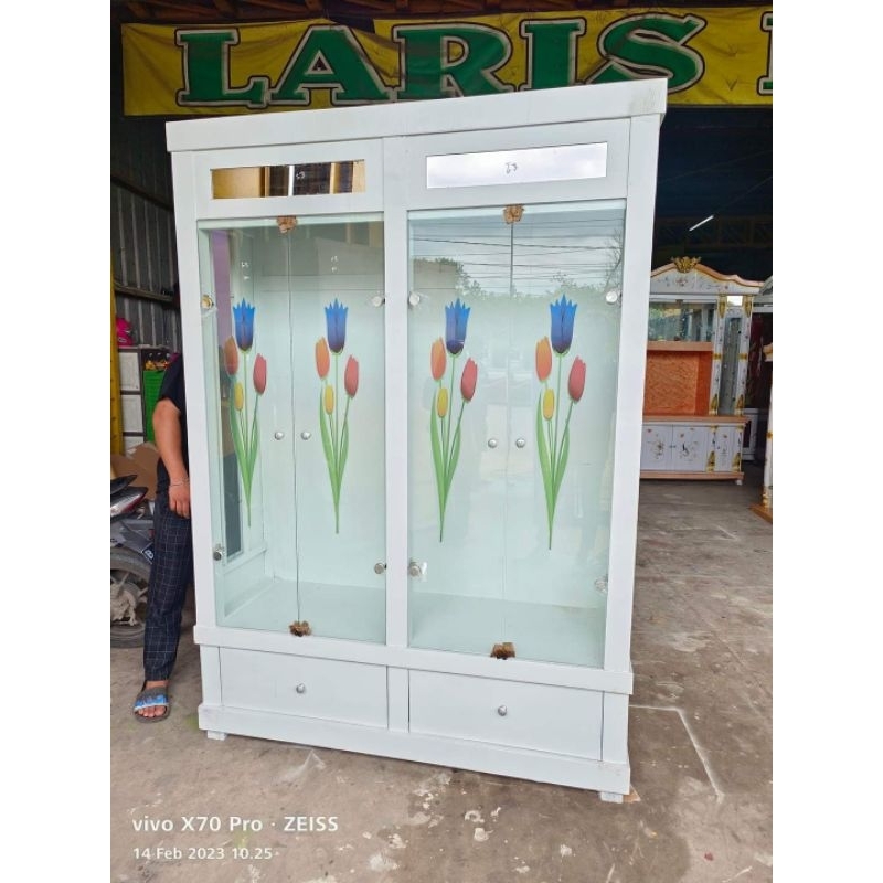 Lemari Pajangan Gamis Kaca 4pintu