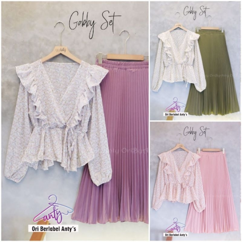 GABY SET BY ANTY /TIARA SET BY ANTY