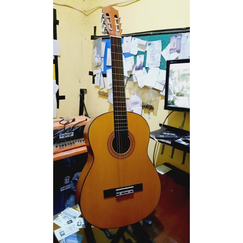 Gitar Akustik Nilon Klasik