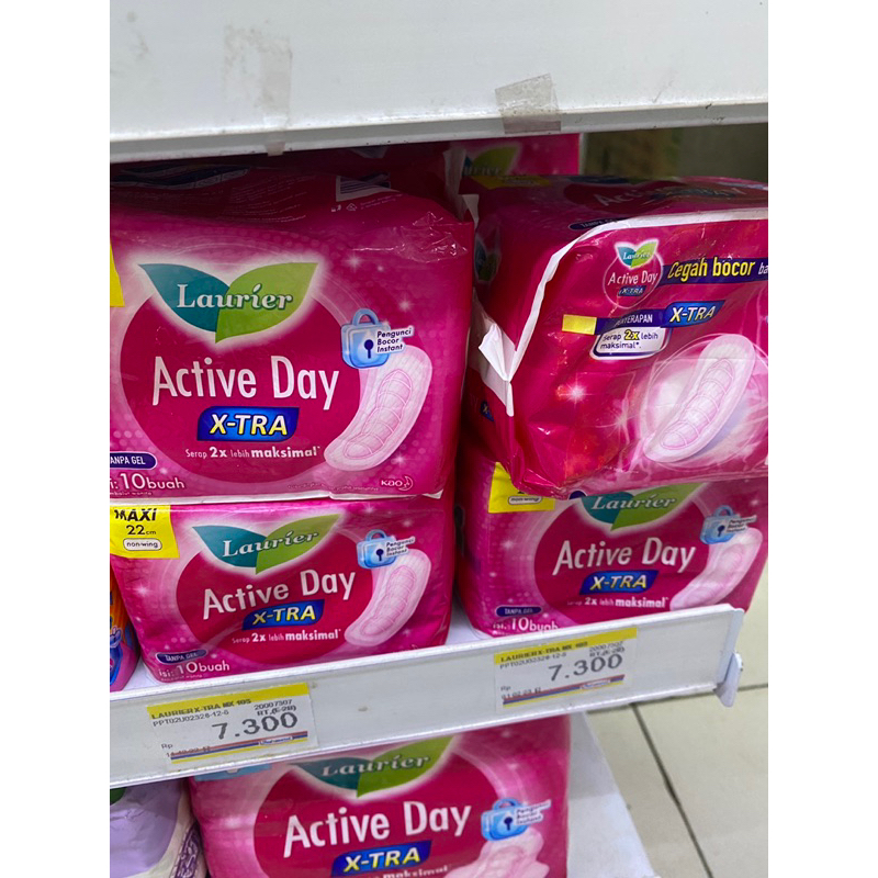 PEMBALUT LAURIER ACTIVE DAY 22cm EXTRA MAXY non wing MURAH