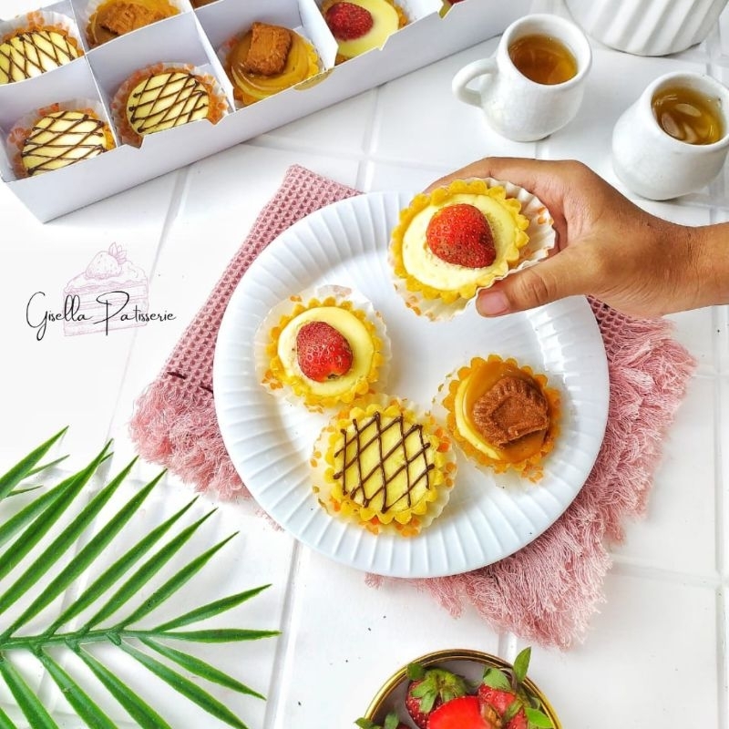 

Mini cheese pie hampers lebaran