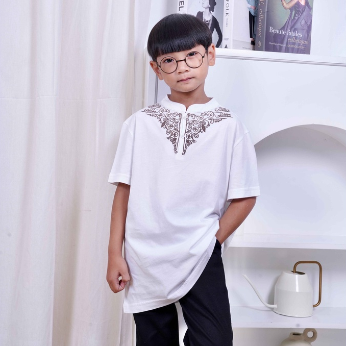 Zlata Aksara Kids kaos lengan pendek anak laki-laki putih katun casual LEIRVIK BOYS 19.06