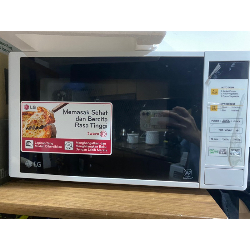 Microwave LG bekas / second kondisi bagus, mulus