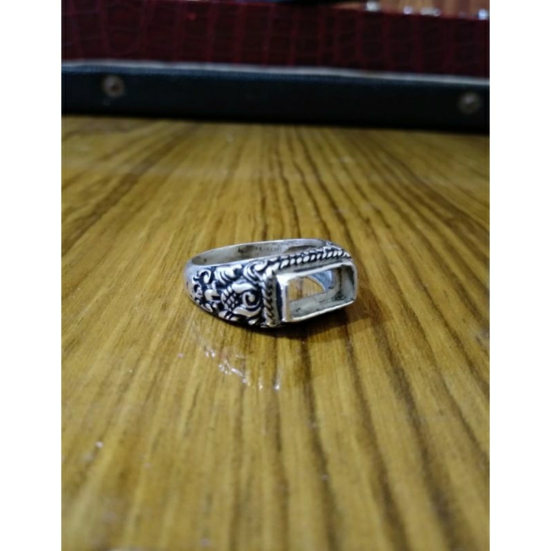 Cincin / emban perak ukir Bali