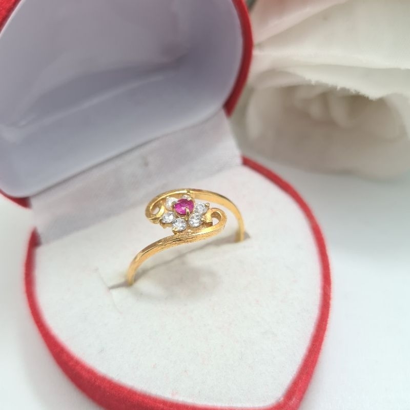 Cincin Emas Muda Bunga Silang Mata Merah