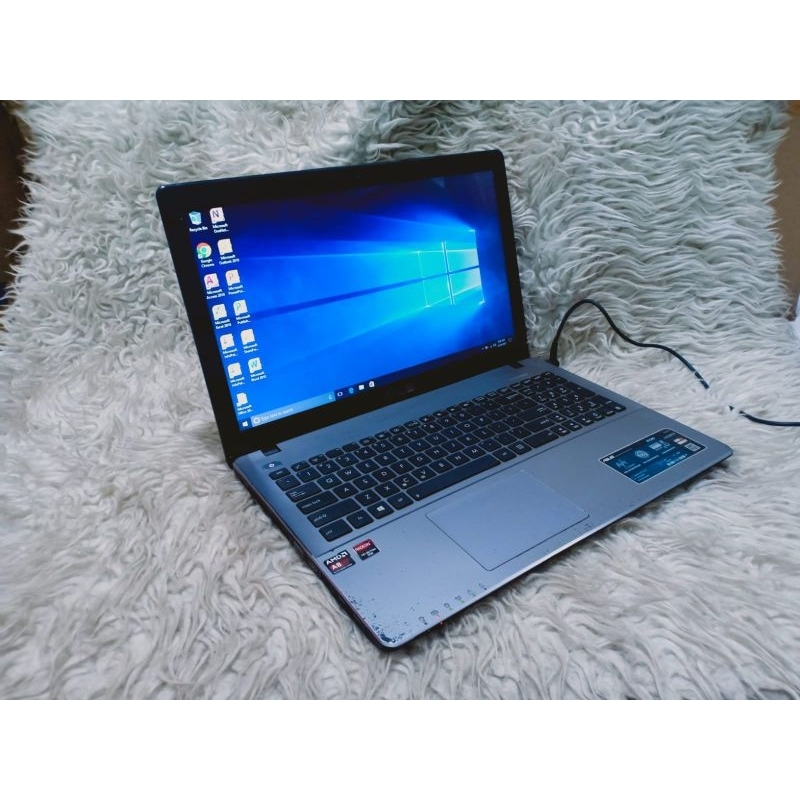 Laptop Murah Asus X550D amd a8-5550M seri gaming
