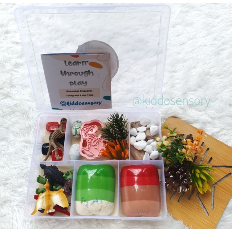 Dinosaurus homemade Playdough set, hampers souvenir birthday anak ulang tahun