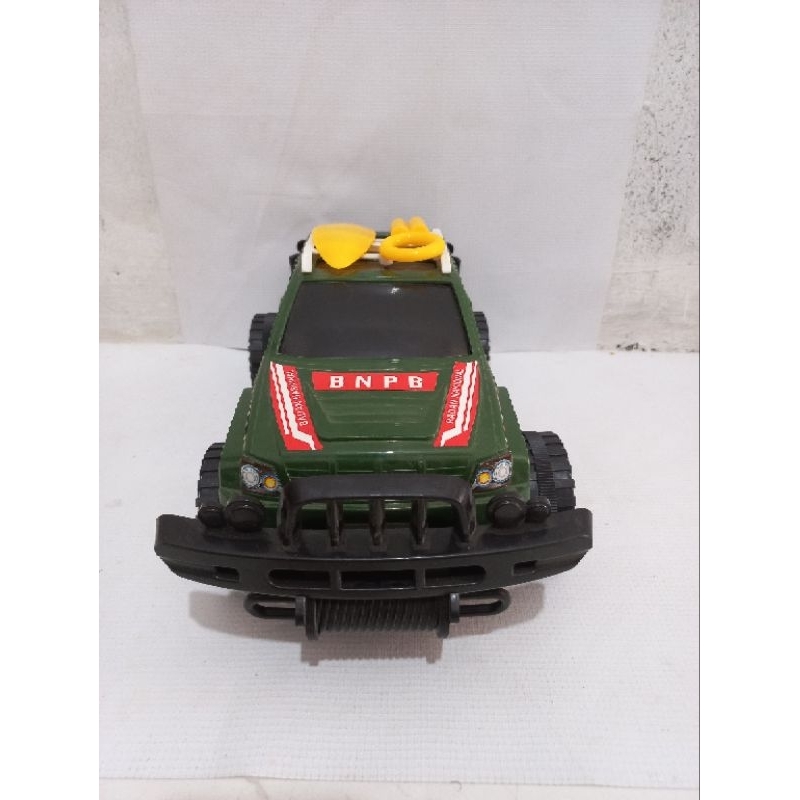 MAINAN MOBIL PICK UP DOUBLE CABIN BNPB