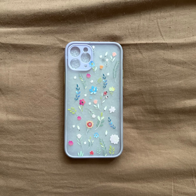 Case Bunga Iphone 11 Pro 11Pro Bekas