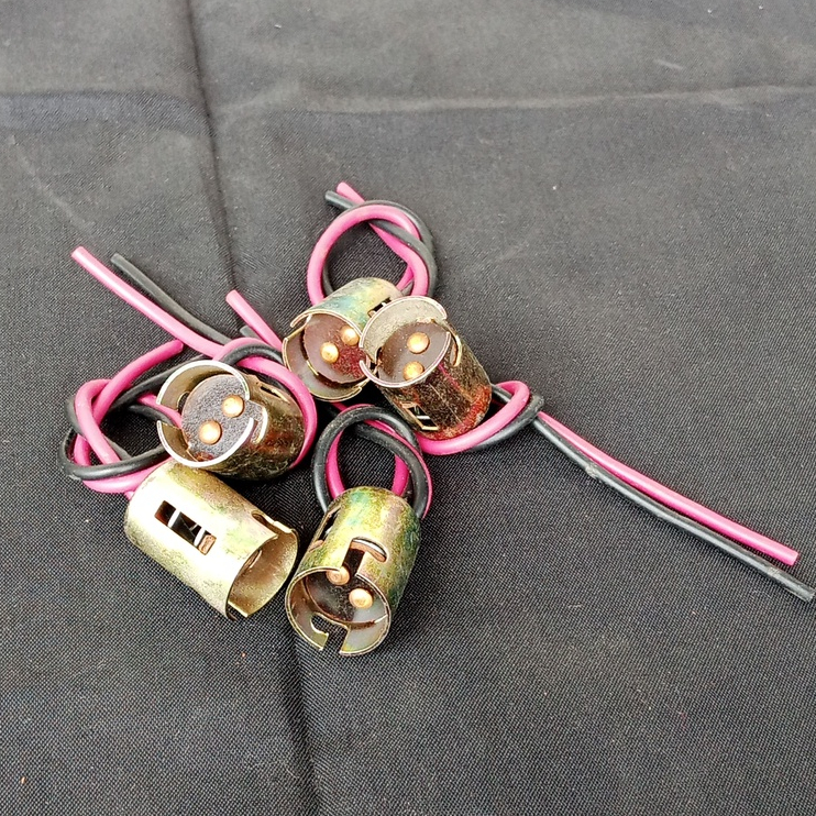 Soket Fitting Lampu Mobil Universal Bohlam Single Atau Doble Socket Fiting Lampu Kaki 1 Atau 2 Kaki 