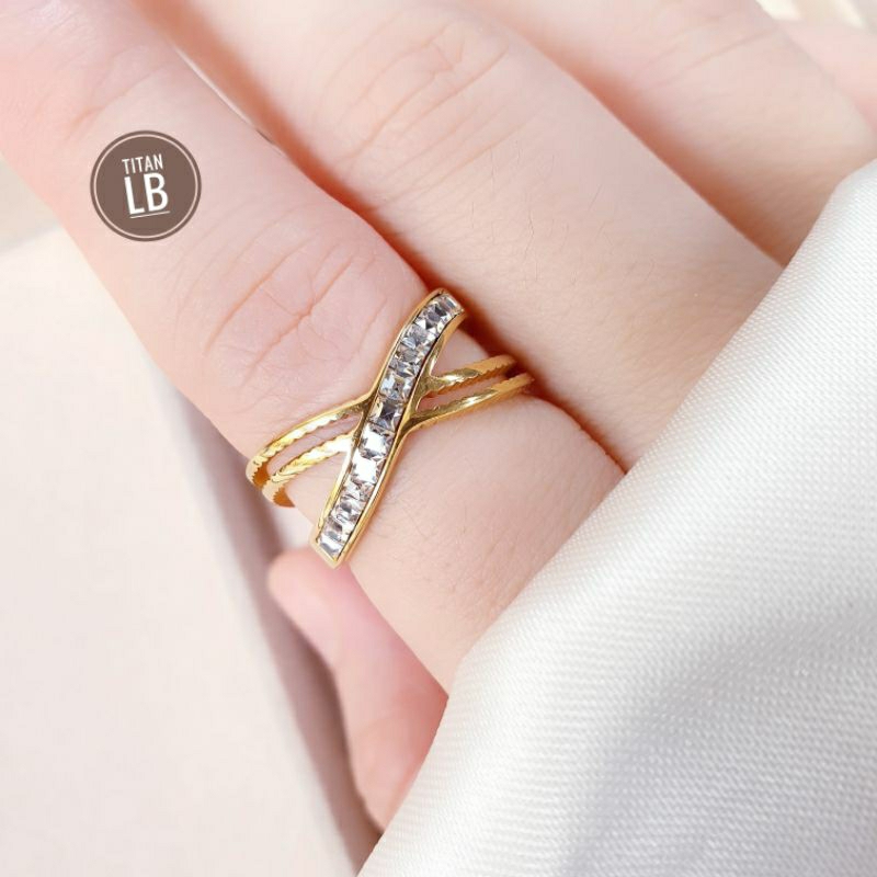 Cincin Dewasa Silang Permata Titanium N14022303