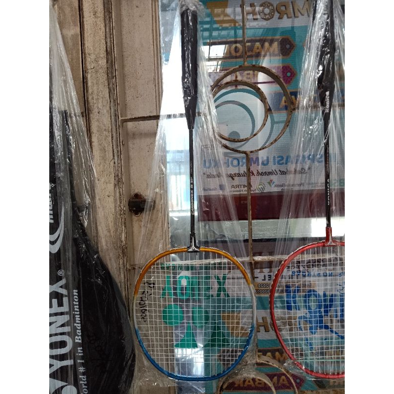 raket batminton yonexKarbonex