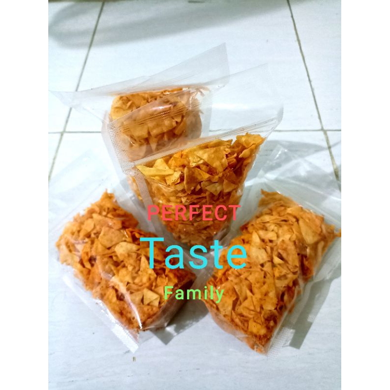 

Keripik pangsit pedas