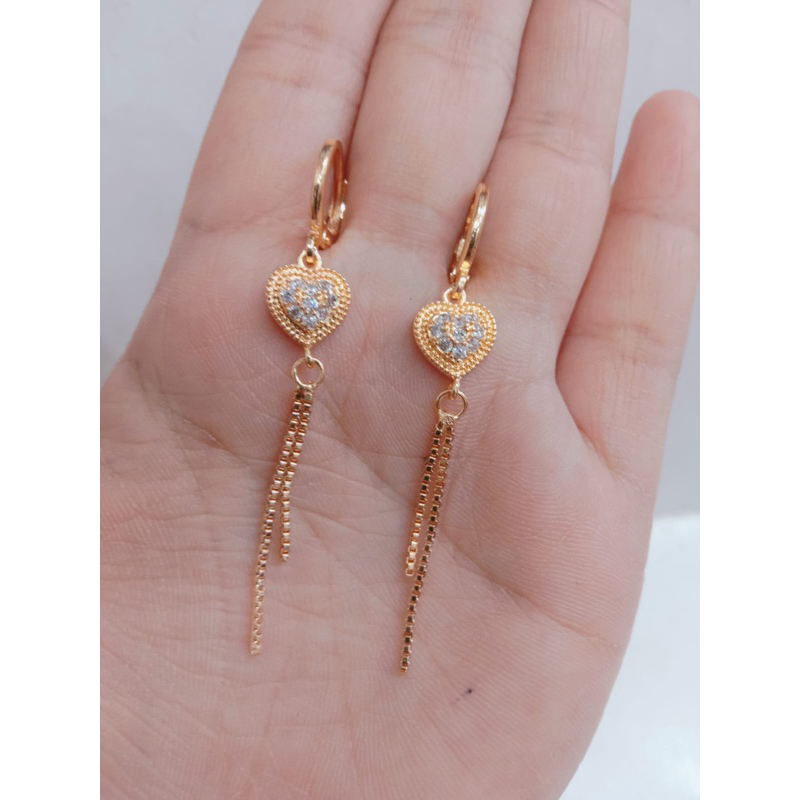 Anting wanita //anting lapis emas //perhiasan //anting permata //anting gantung love