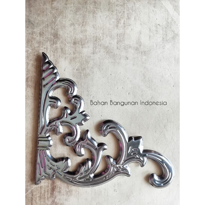 ORNAMEN AKSESORIES PAGAR STAINLESS Bunga Mahkota Sayap