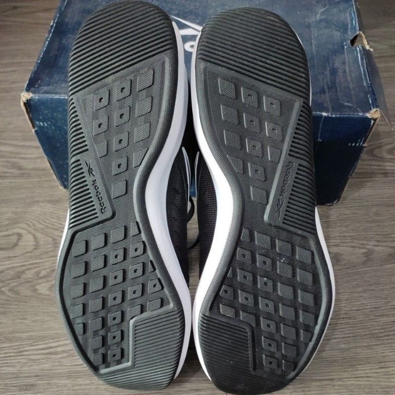 Sepatu Reebok Advanced Trainer FV4679