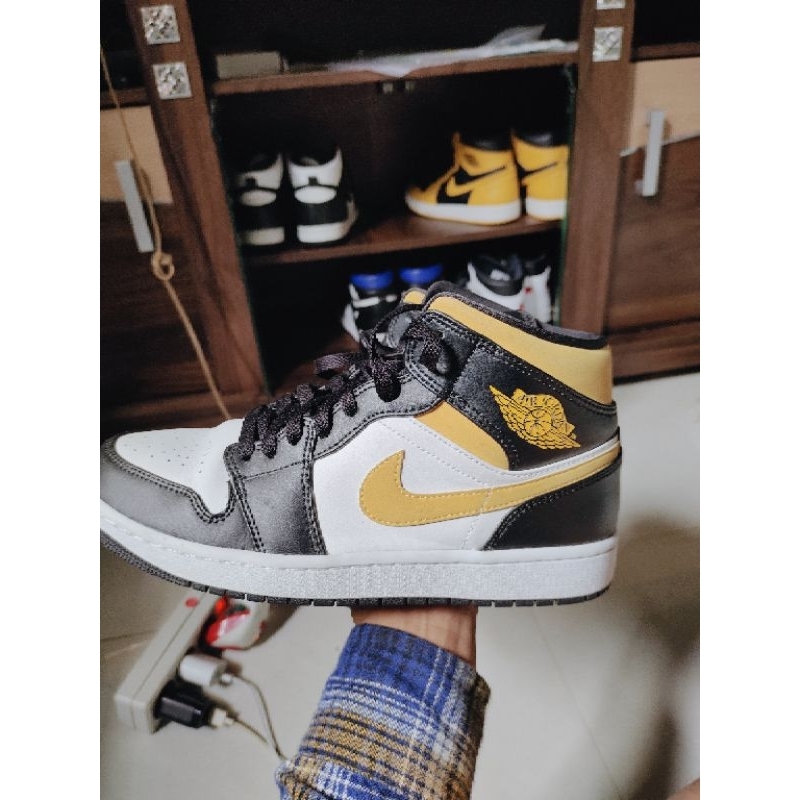 AJ 1 MID POLLEN