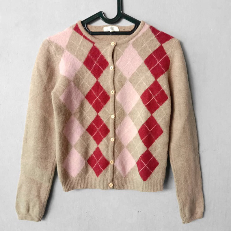 CARDIGAN CROP ARYGLE KETUPAT FUZZY