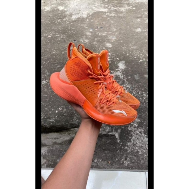 sepatu basket lining murah/thrift