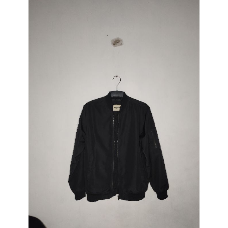 Jaket Bomber Erigo Original