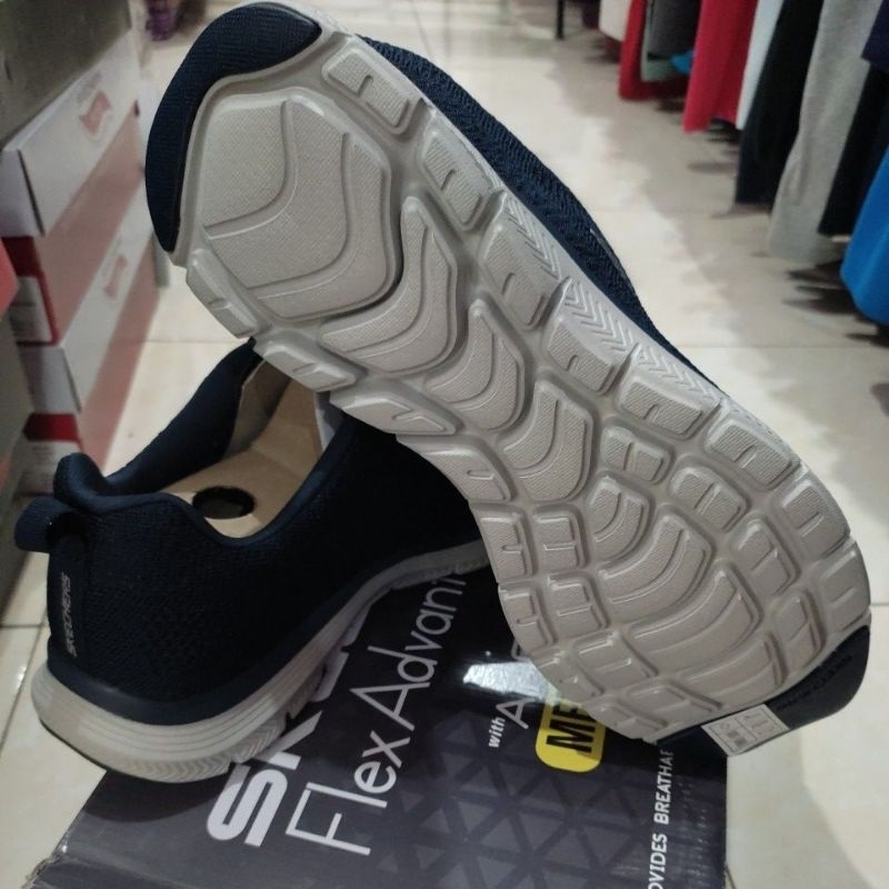 Sepatu Skechers Handor 232365