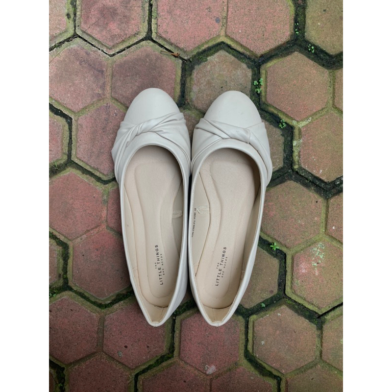 Preloved Flat Shoes The Little Things She Needs