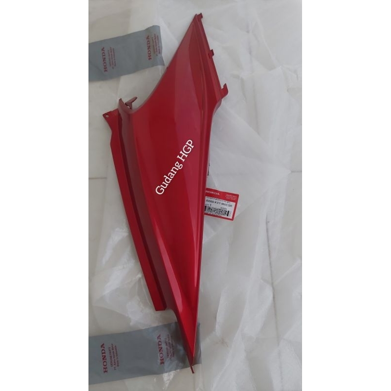 Cover Body R Red Metalik Honda Beat Karbu 83500-KVY-960CSR Ori Honda Genuine Parts