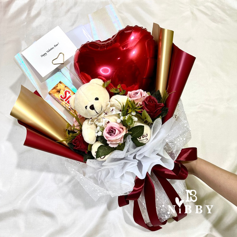 BUKET VALENTINE Premium Bunga Artificial Boneka Balon Cokelat Bisa Custom Mawar Kado Pacar Ulang Tahun wisuda Anniversary Graduation Birthday Mewah