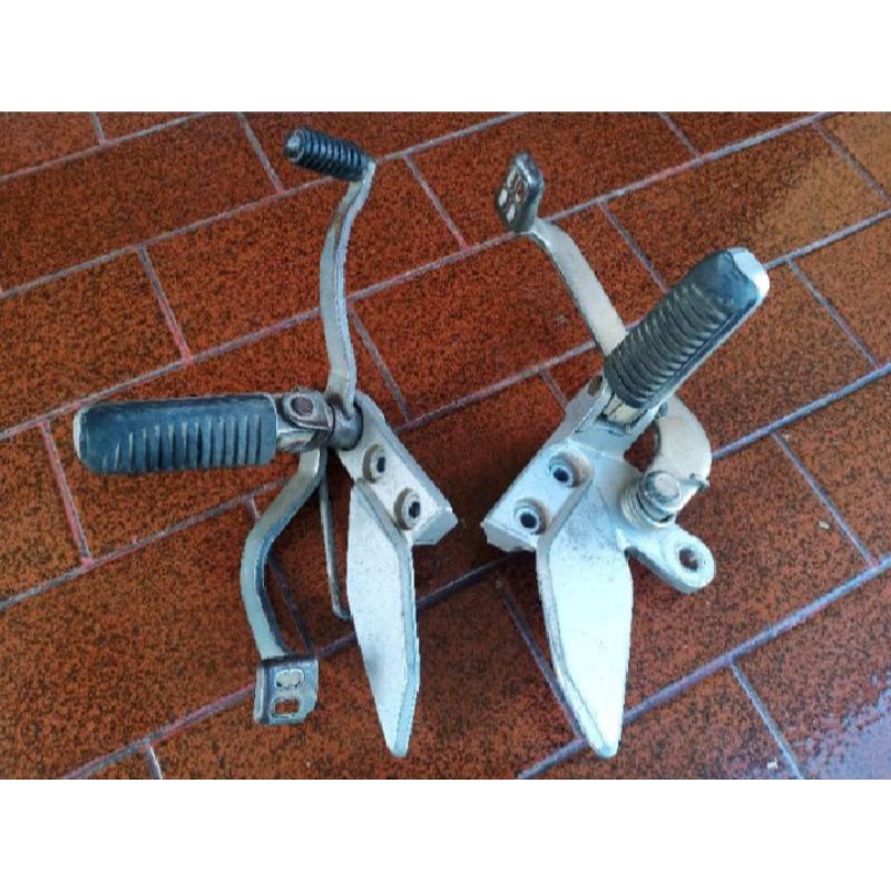 STEP DEPAN VIXION LAMA / STEP DEPAN YAMAHA VIXION OLD ASLI ORIGINAL (COPOTAN) SIAP PASANG