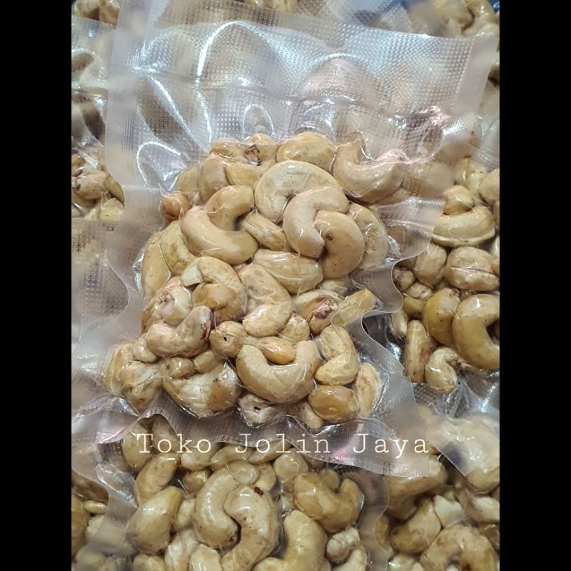 

100g kacang mete mentah / raw cashew nut