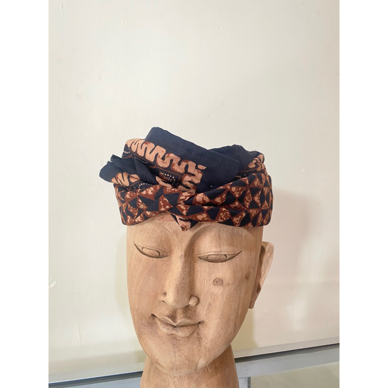 Udeng Batik Semi Tulis Setengah Jadi